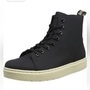 Dr. Marten’s unisex Talib boots